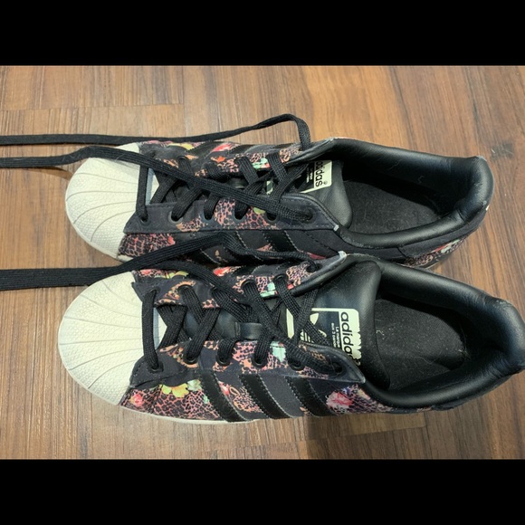 used adidas Originals Superstar Oncada Women's - Picture 2 of 4